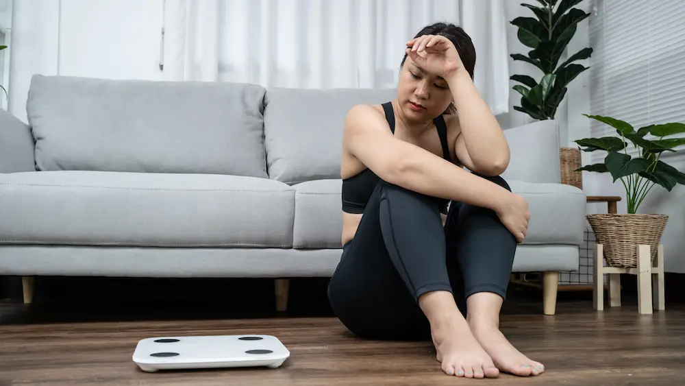 mujer preocupada por su peso sintomas dismorfia